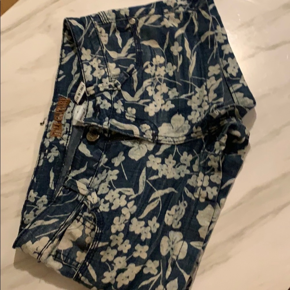 Free culture shorts